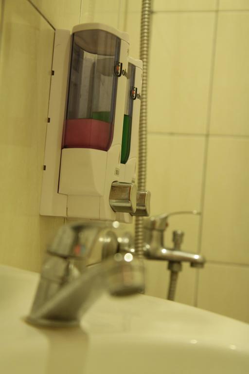 Hotel Lotus Bandung Zimmer foto