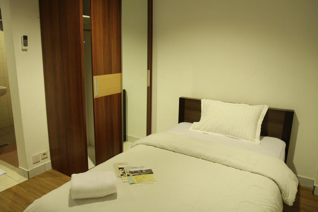 Hotel Lotus Bandung Zimmer foto