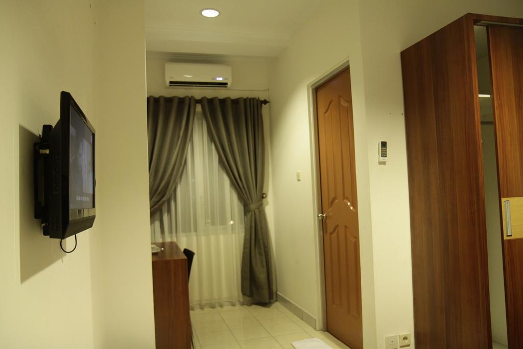 Hotel Lotus Bandung Zimmer foto