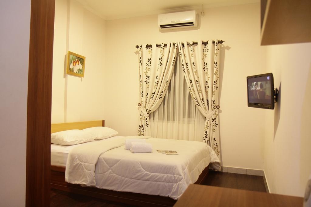 Hotel Lotus Bandung Zimmer foto