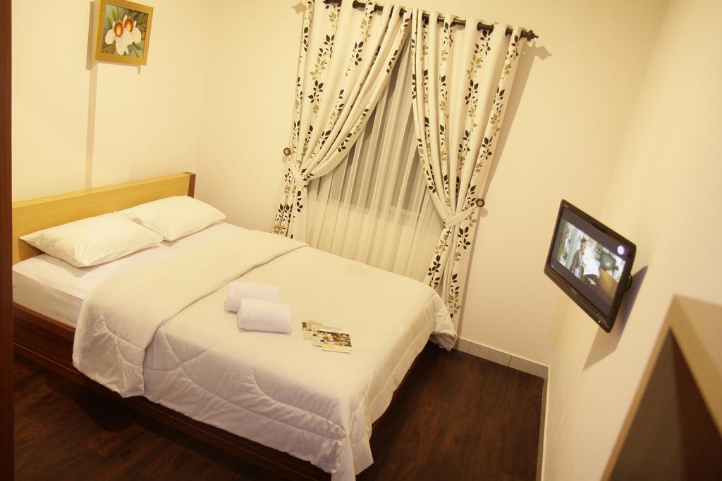Hotel Lotus Bandung Zimmer foto